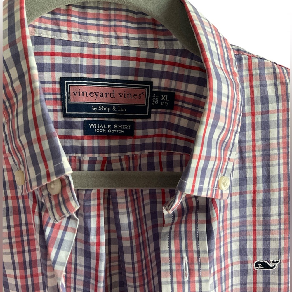 VINEYARD VINES Whale shirt PRISTINE condition! Classic preppy coastal style